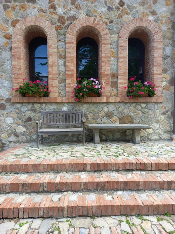 Agriturismo Riparossa アッレローナ エクステリア 写真