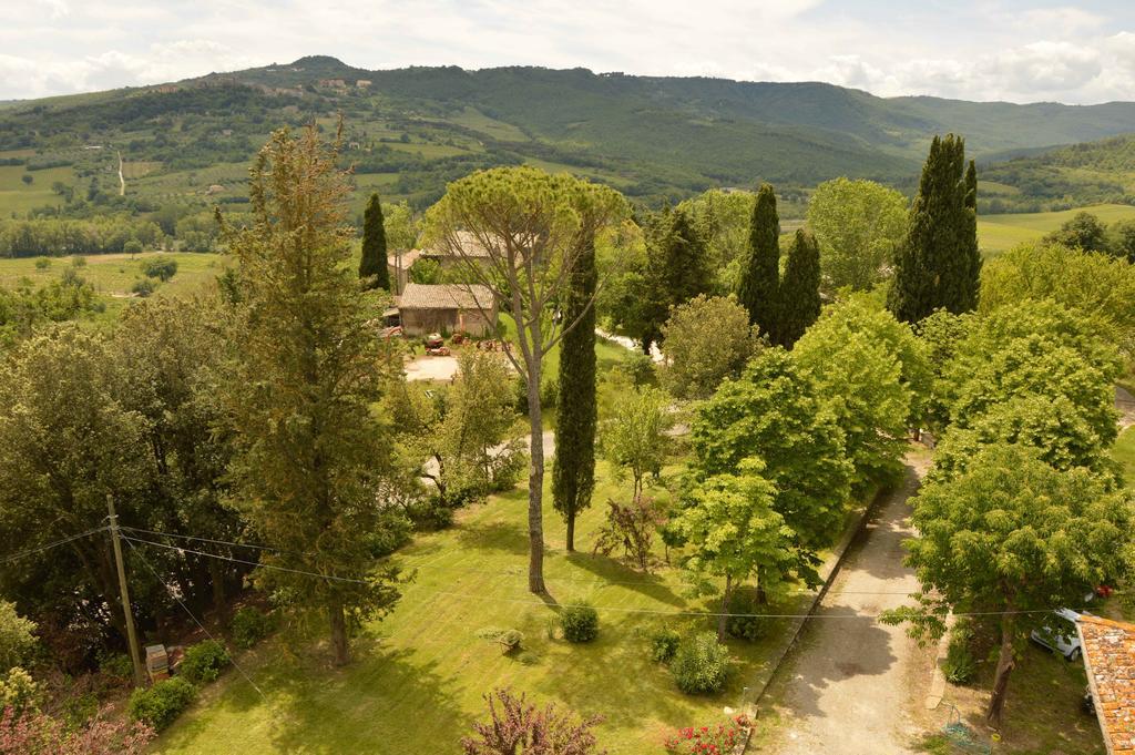 Agriturismo Riparossa アッレローナ エクステリア 写真