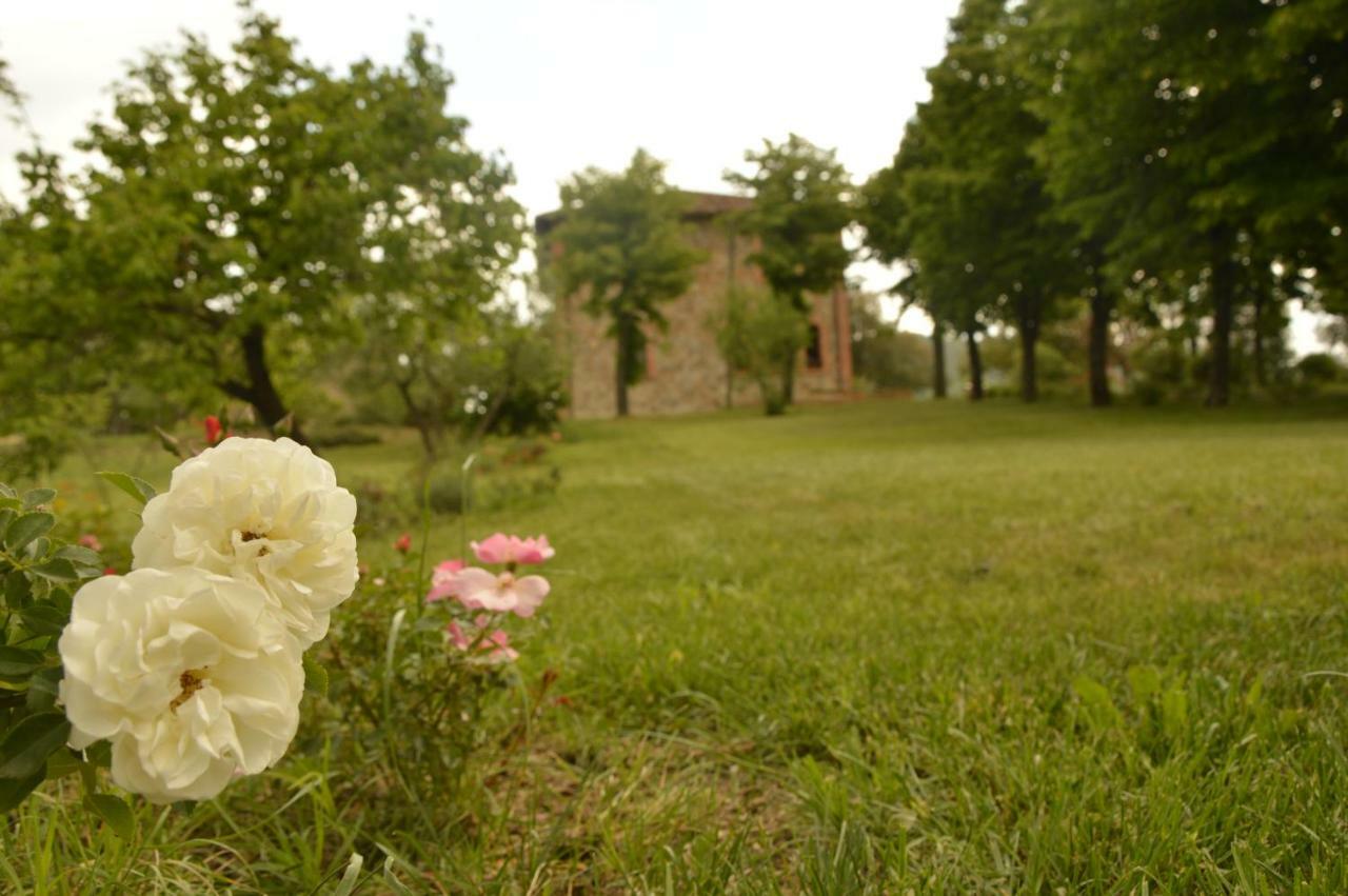 Agriturismo Riparossa アッレローナ エクステリア 写真